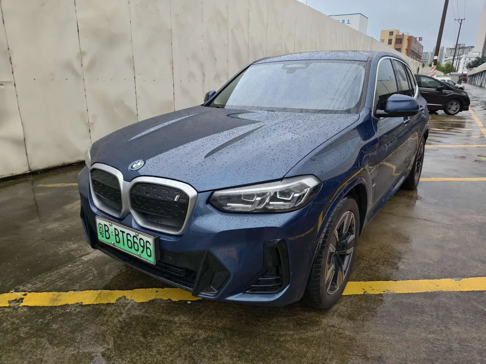 BMW iX3