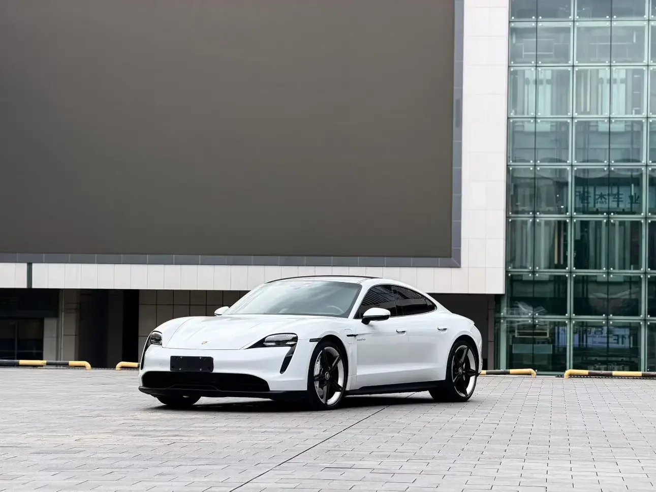 Porsche Taycan