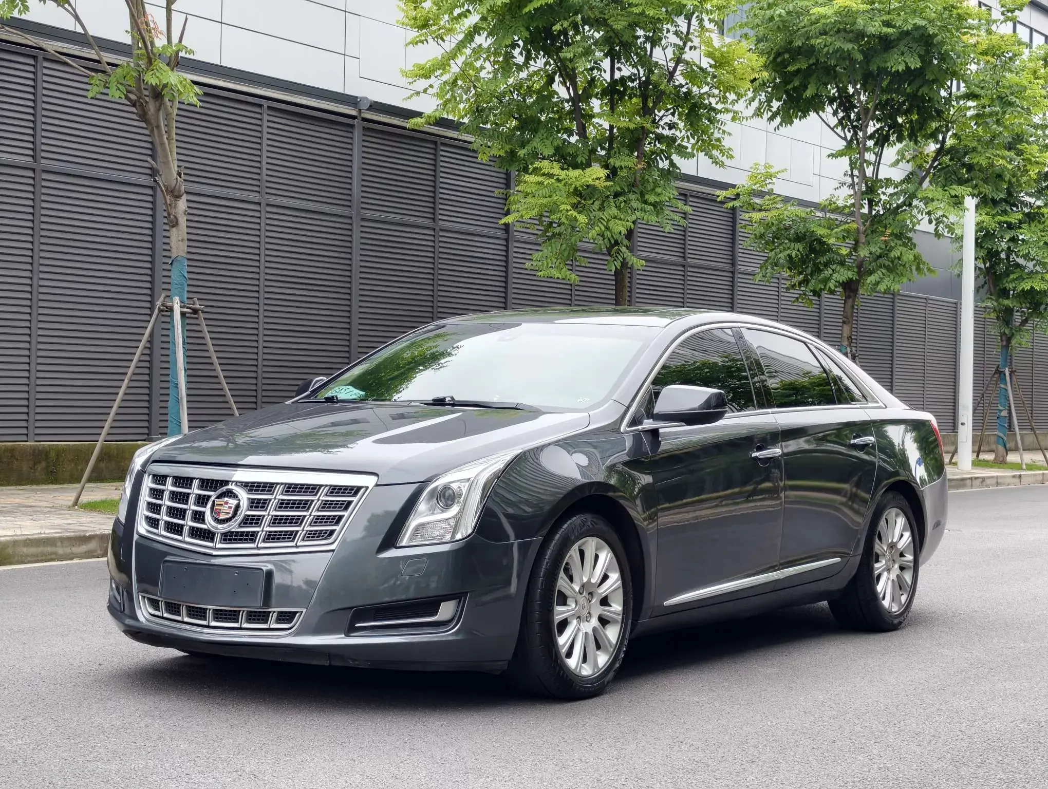 Cadillac XTS  из Китая