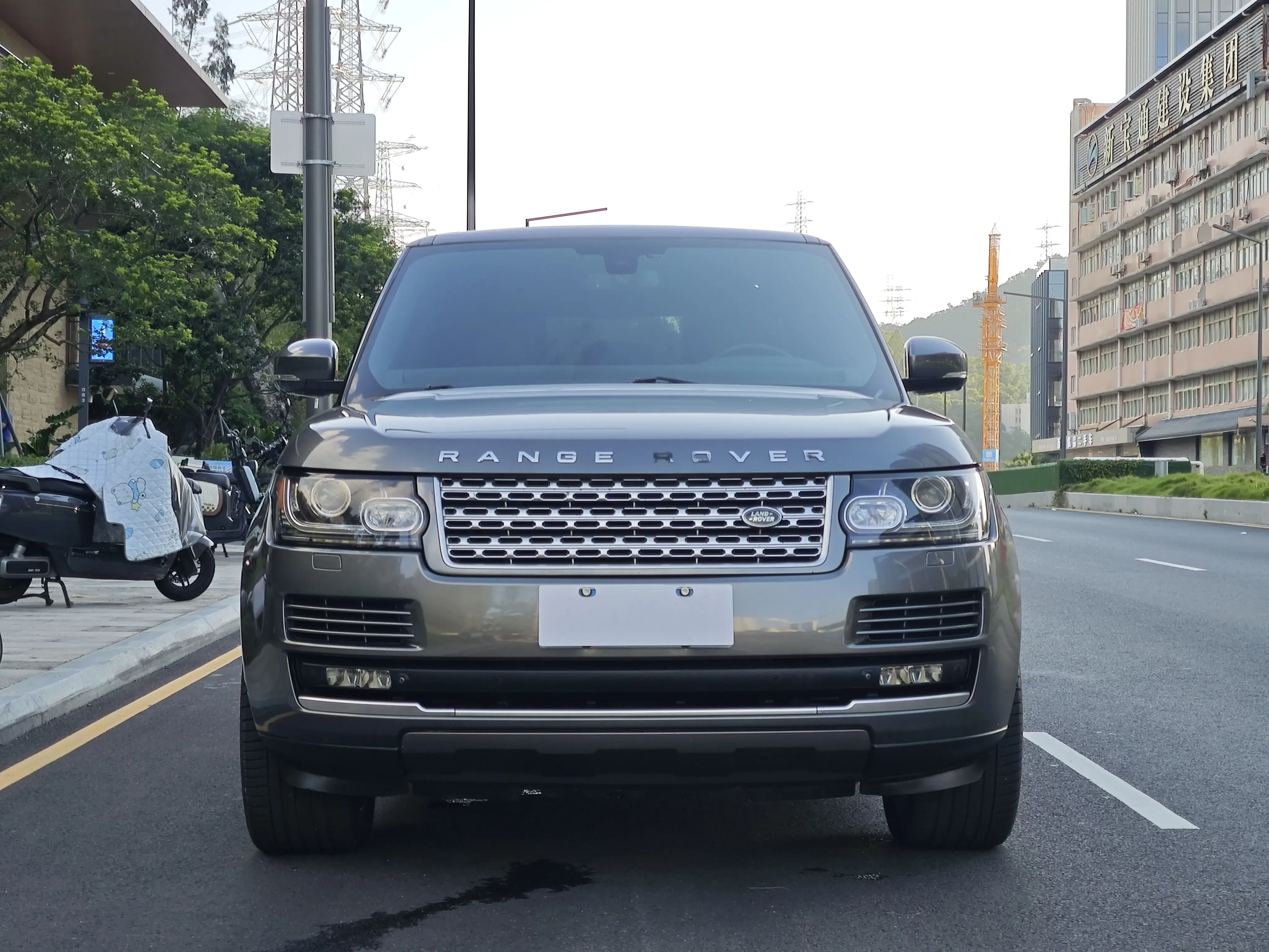 Land Rover range rover