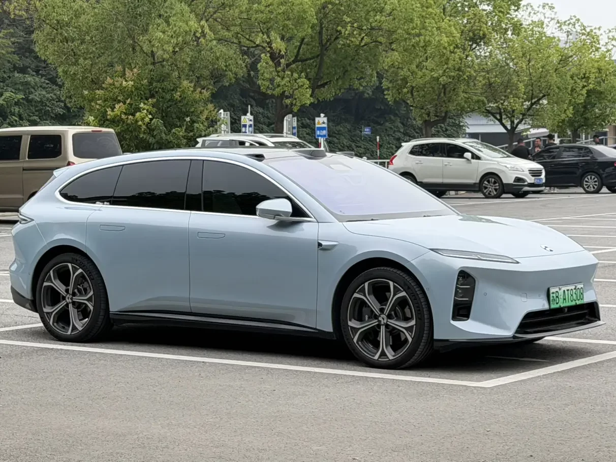 NIO ET5T
