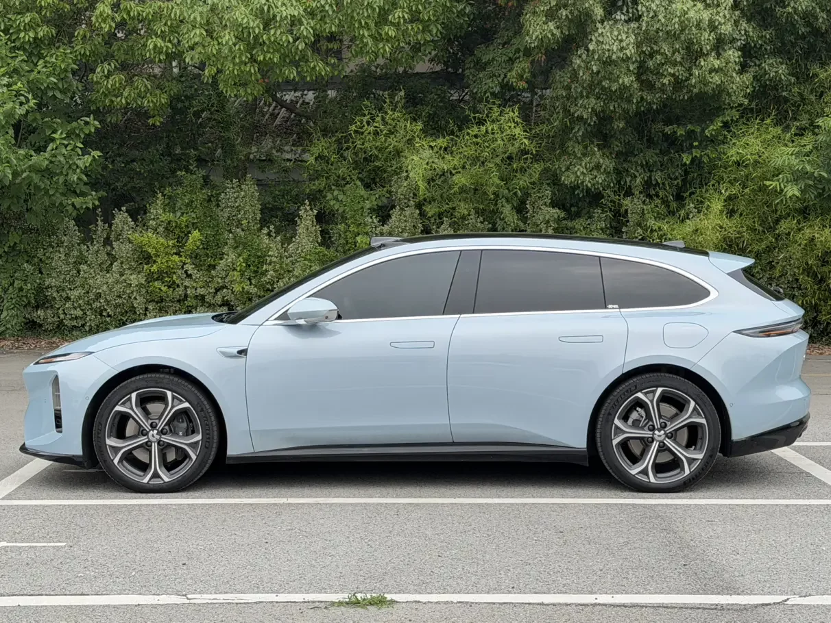 NIO ET5T