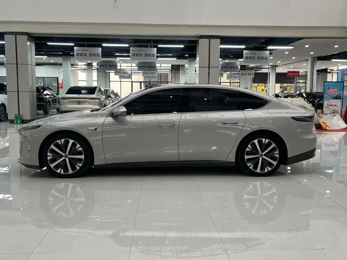 NIO ET7