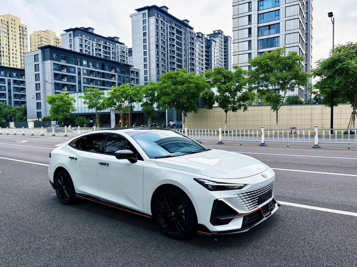 Changan UNI-V