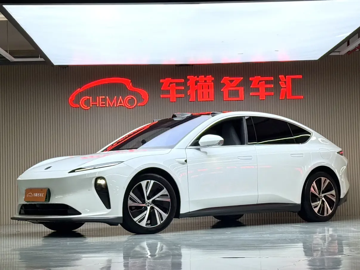 NIO ET5  из Китая