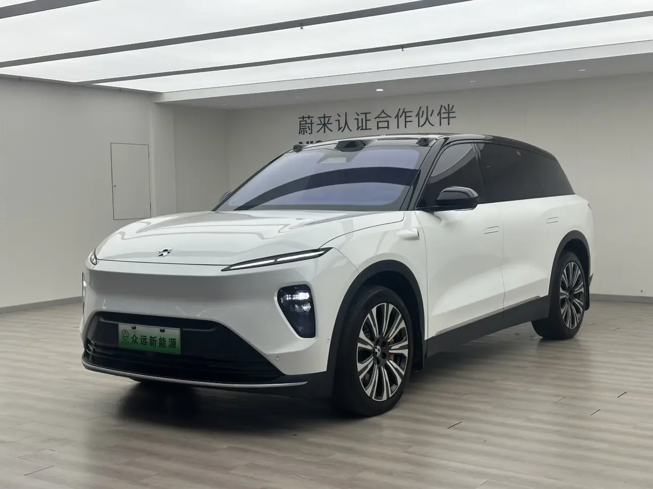 NIO ES8  из Китая