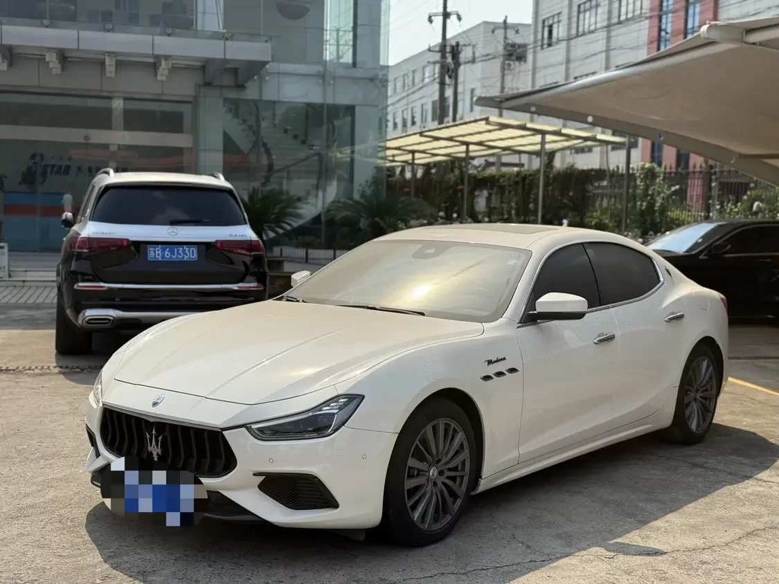 Maserati Ghibli  из Китая