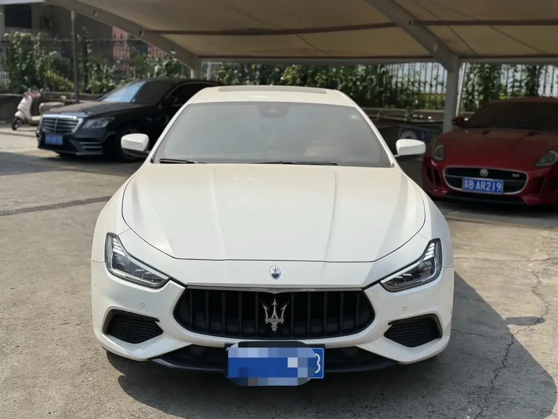 Maserati Ghibli  из Китая
