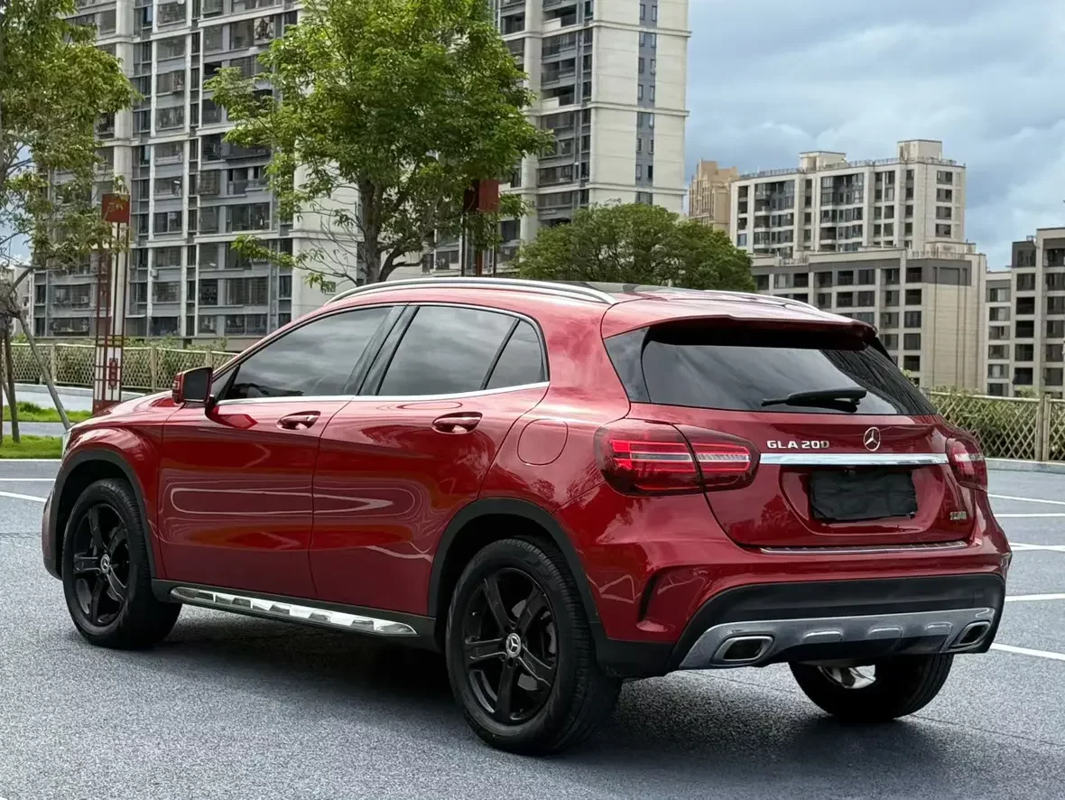 Mercedes-Benz GLA