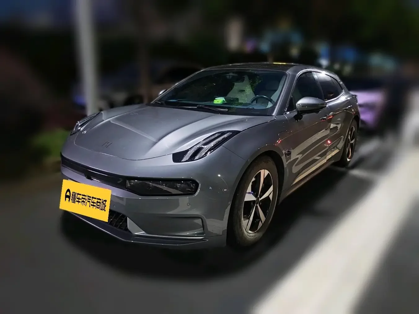 ZEEKR 001