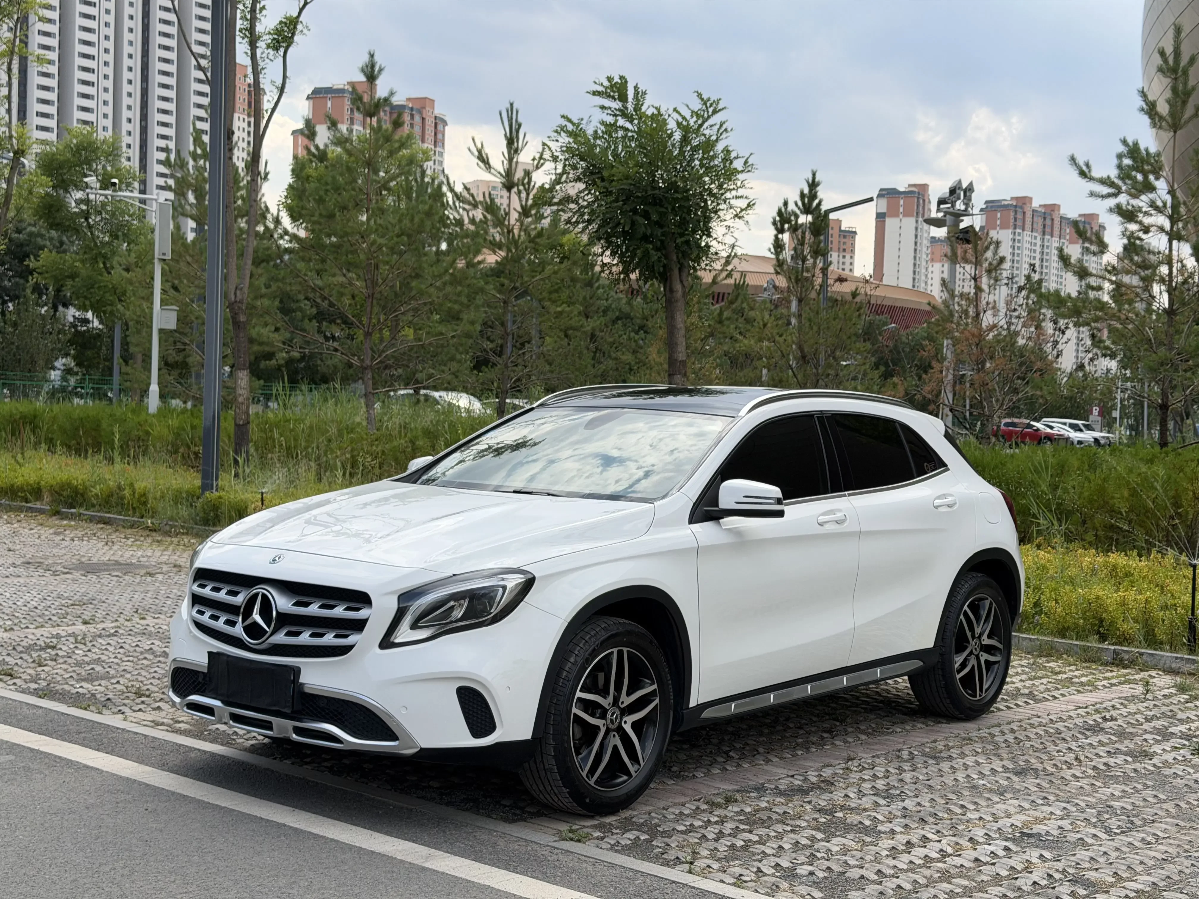 Mercedes-Benz GLA