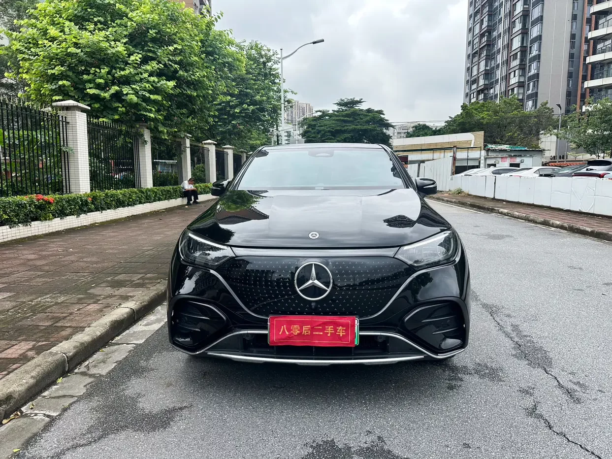 Mercedes-Benz EQE SUV