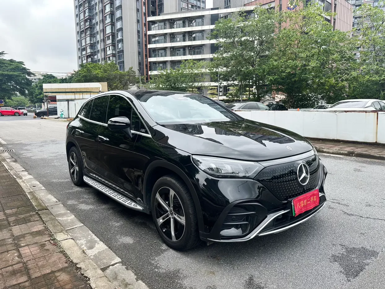 Mercedes-Benz EQE SUV