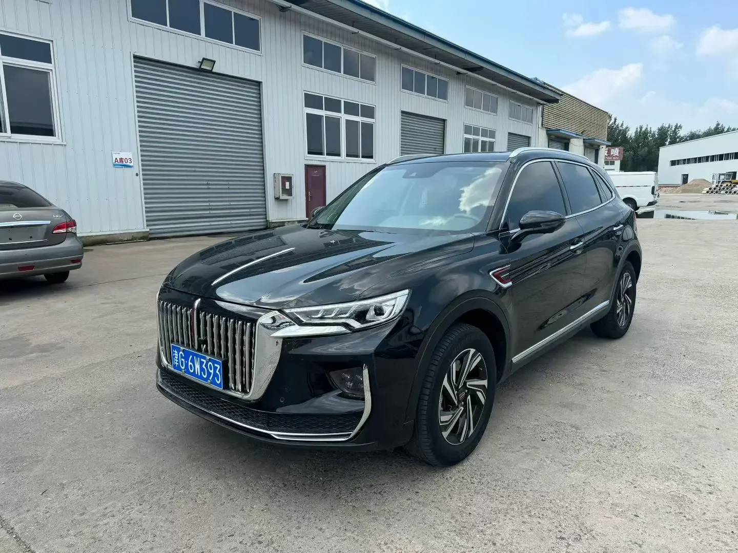 Hongqi HS5