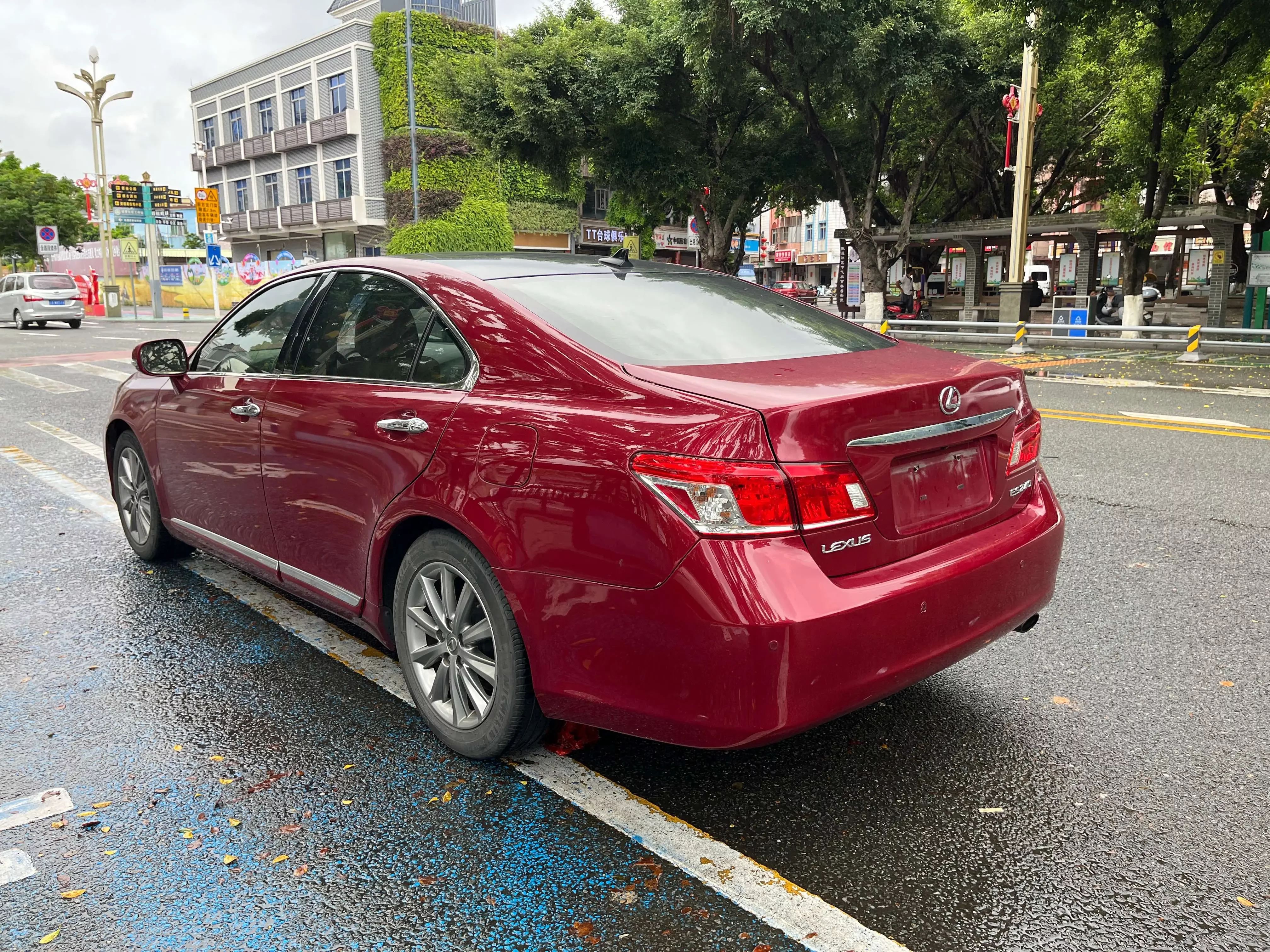 Lexus ES