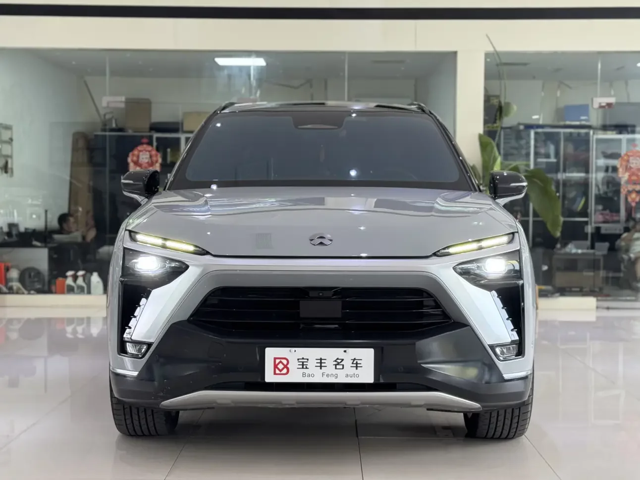 NIO ES8  из Китая