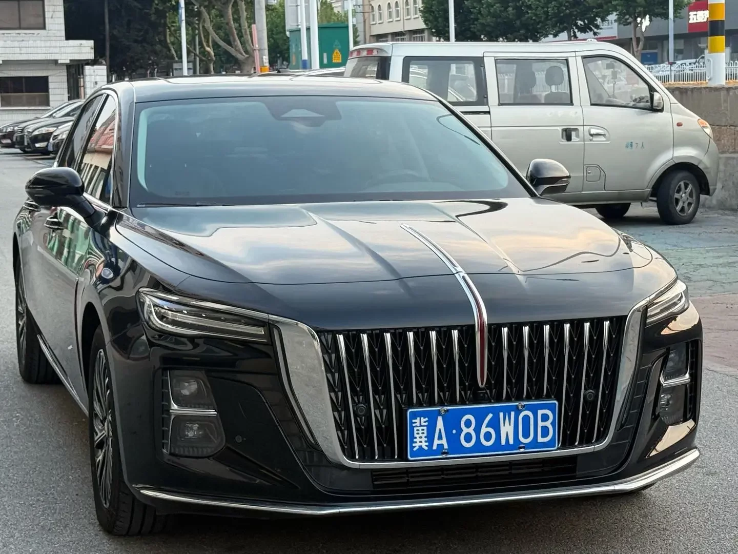 Hongqi H5