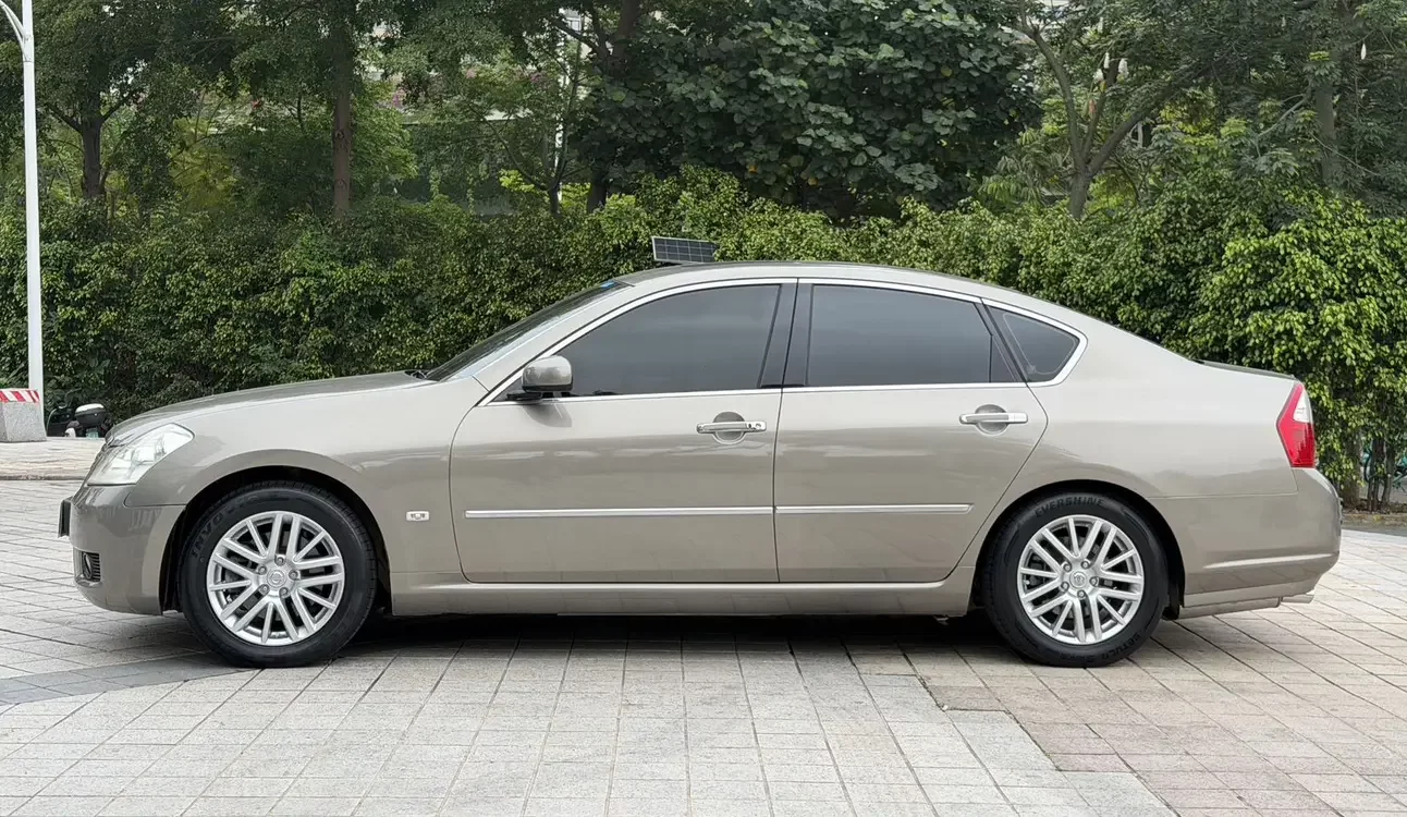 Nissan Elegant