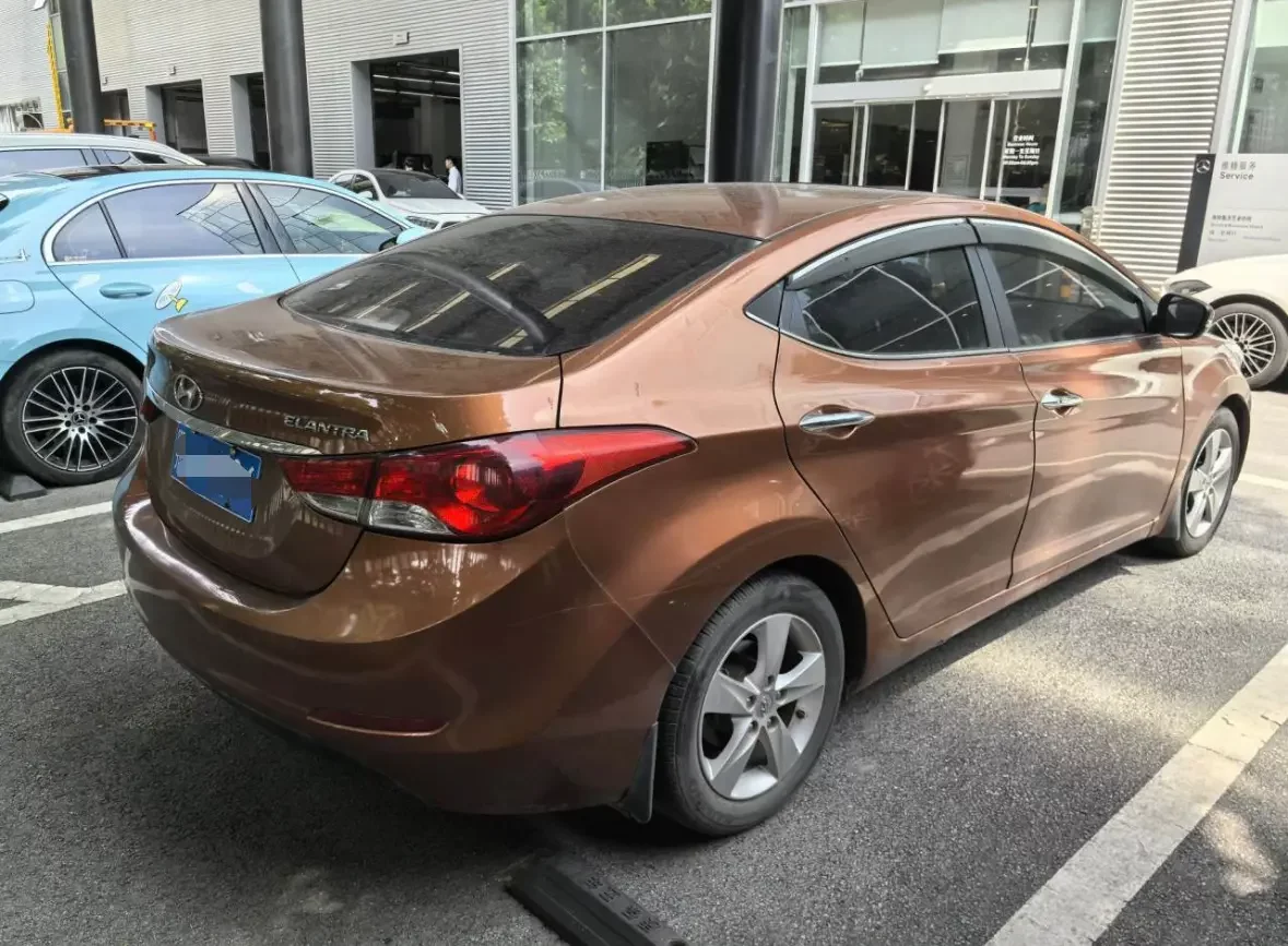 Hyundai Elantra