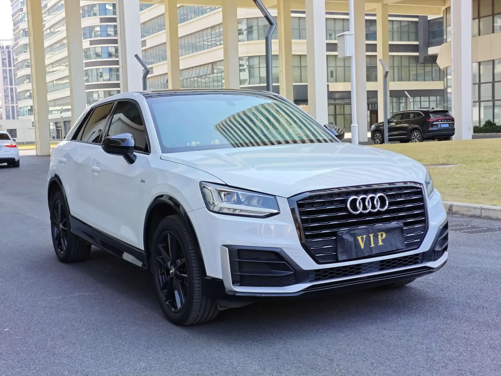 Audi Q2L