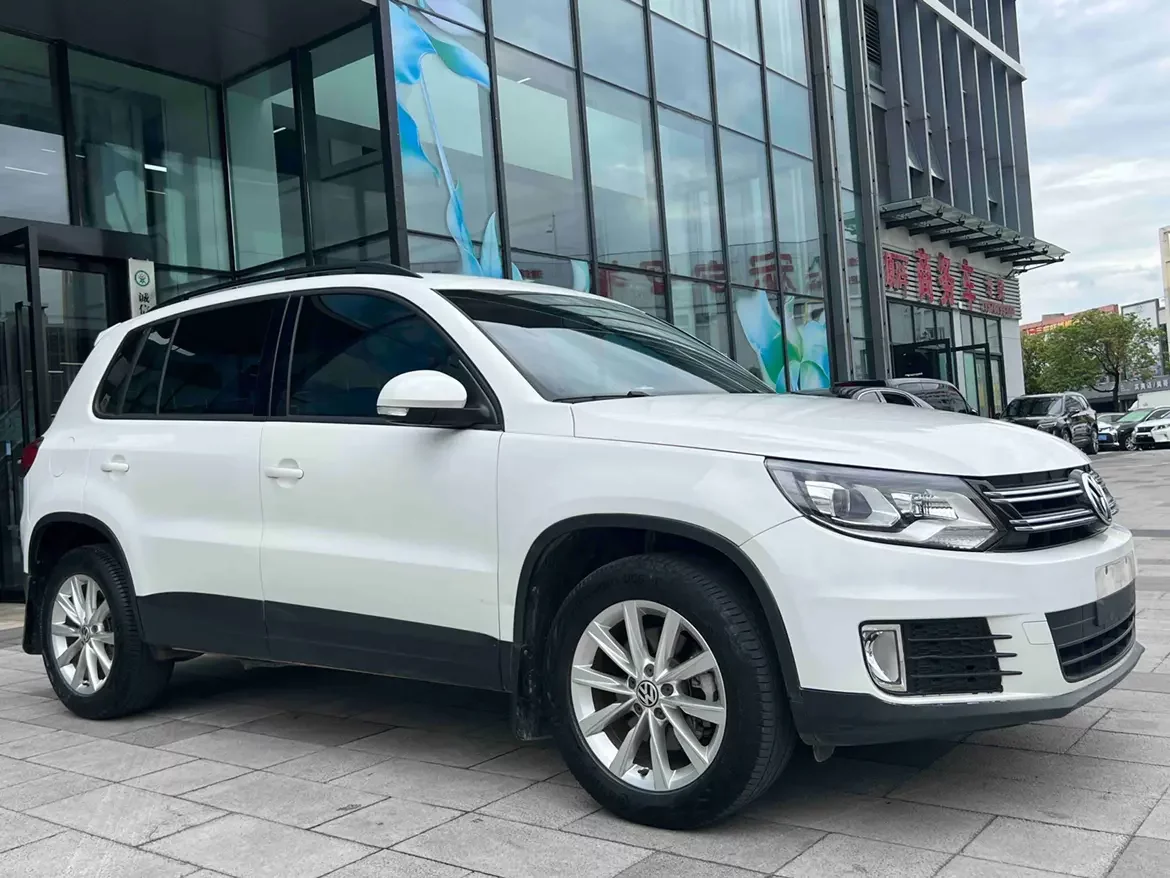 Volkswagen Tiguan (Tharu)