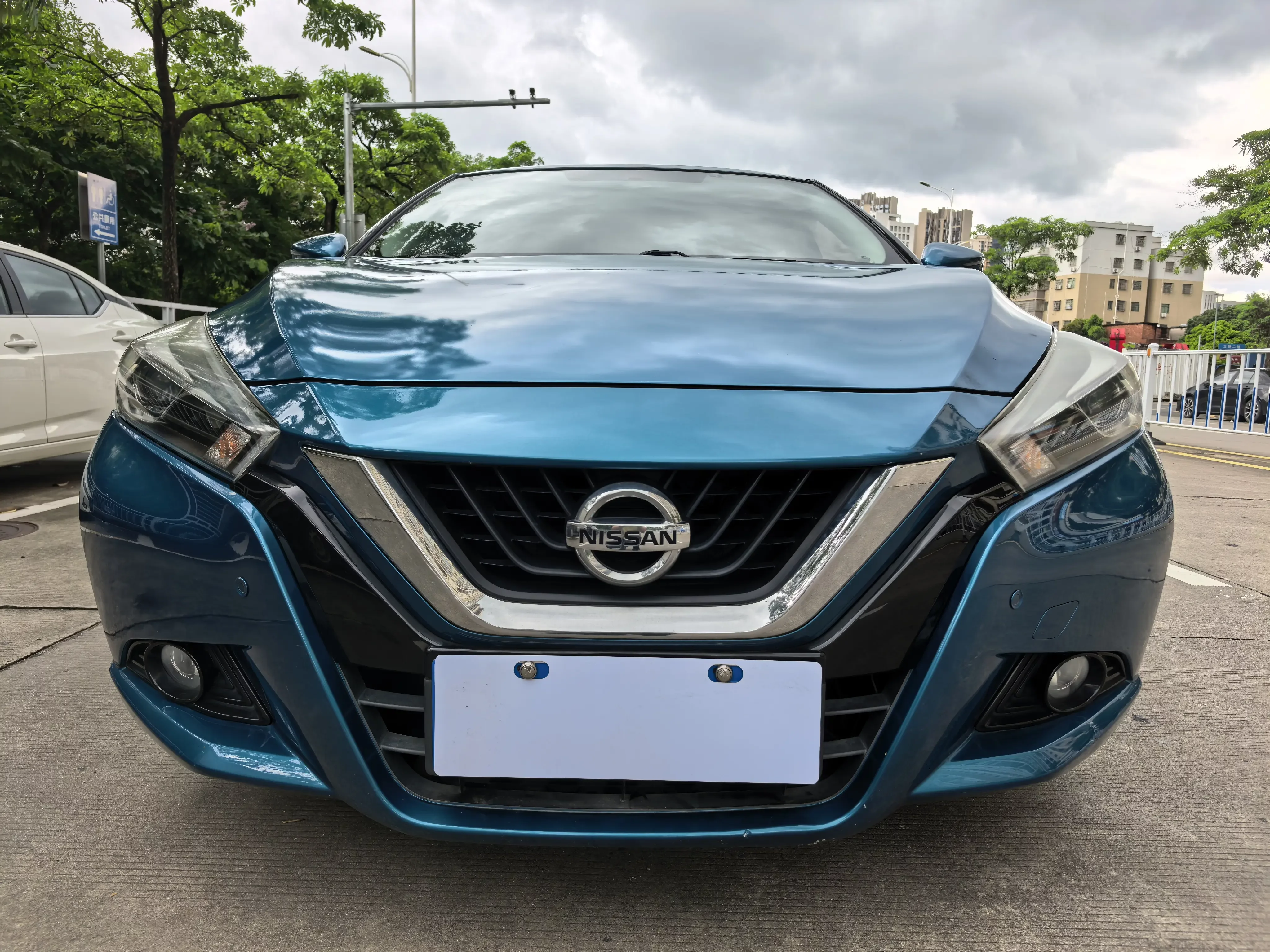 Nissan bluebird