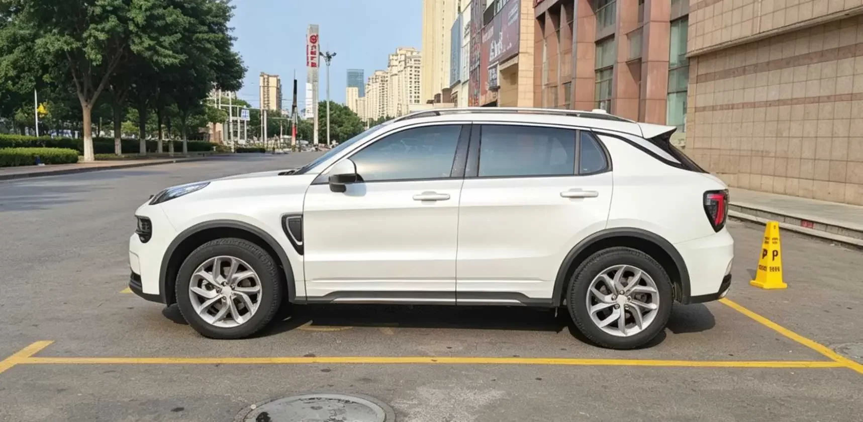 Lynk & Co 01