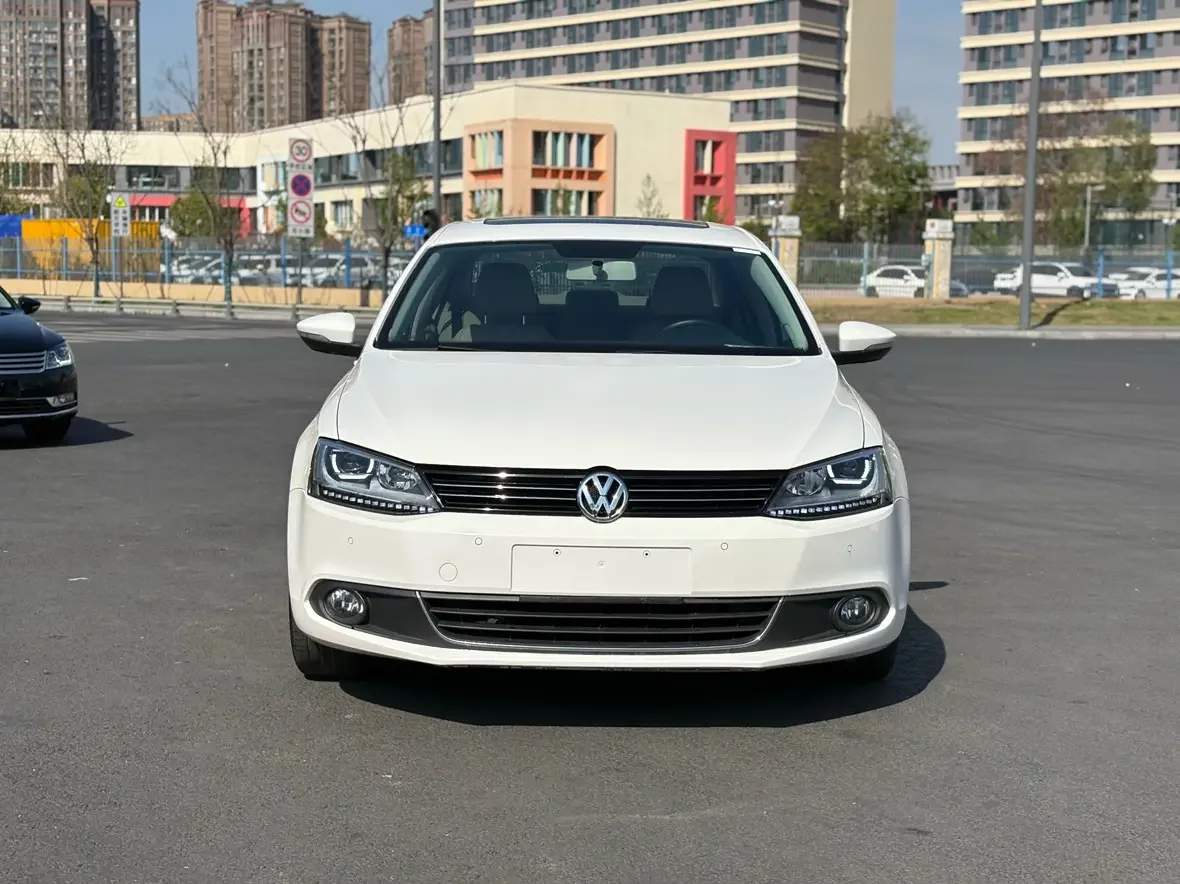 Volkswagen Sagitar