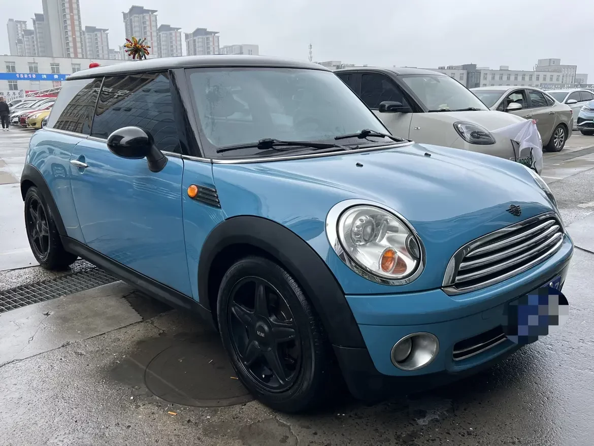 MINI CLUBMAN
