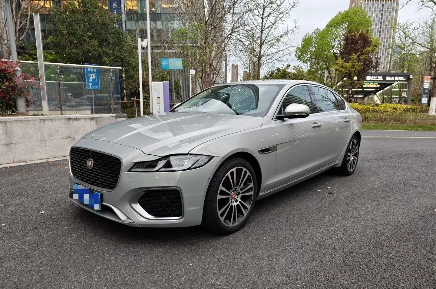 Jaguar XFL  из Китая