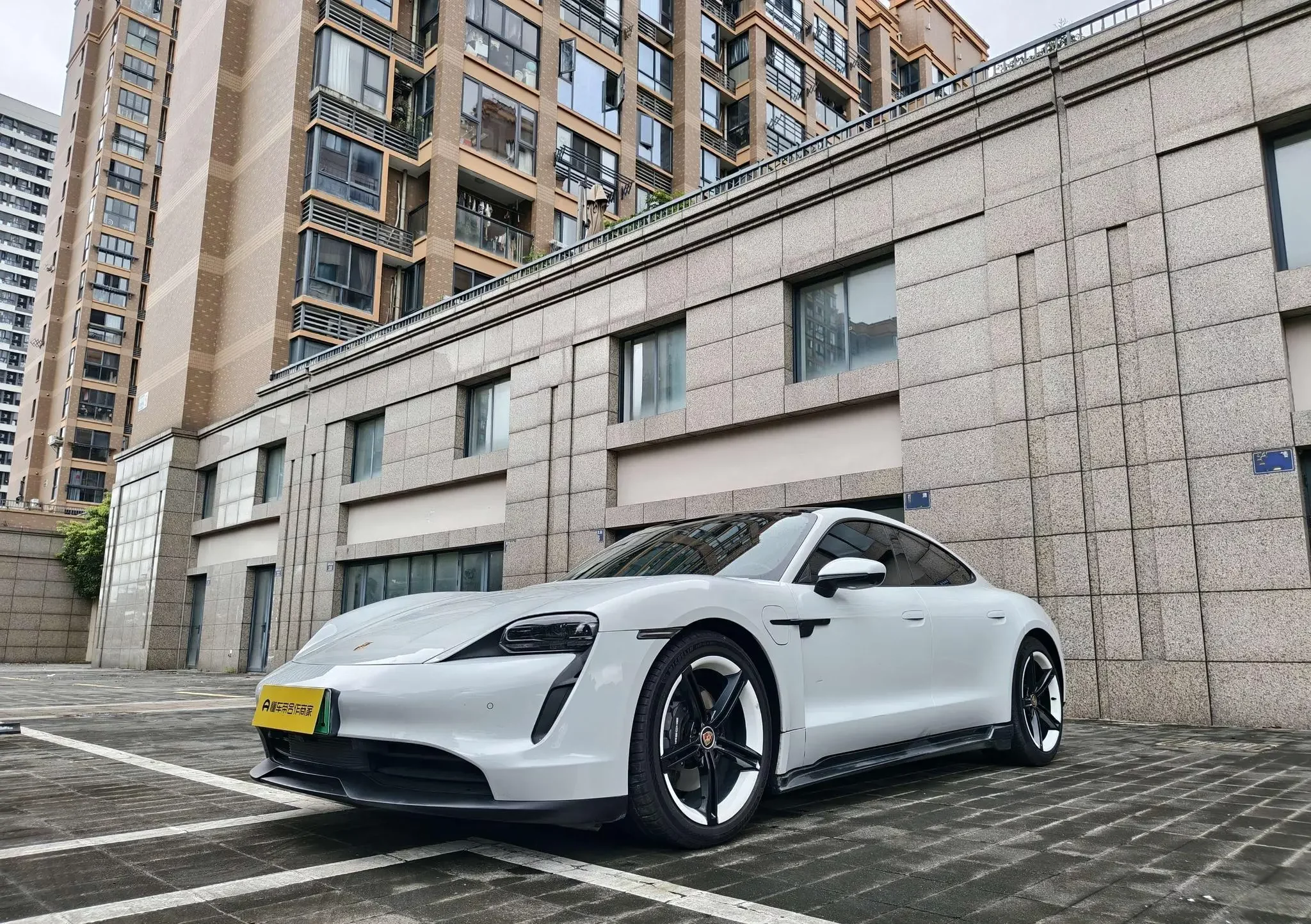 Porsche Taycan