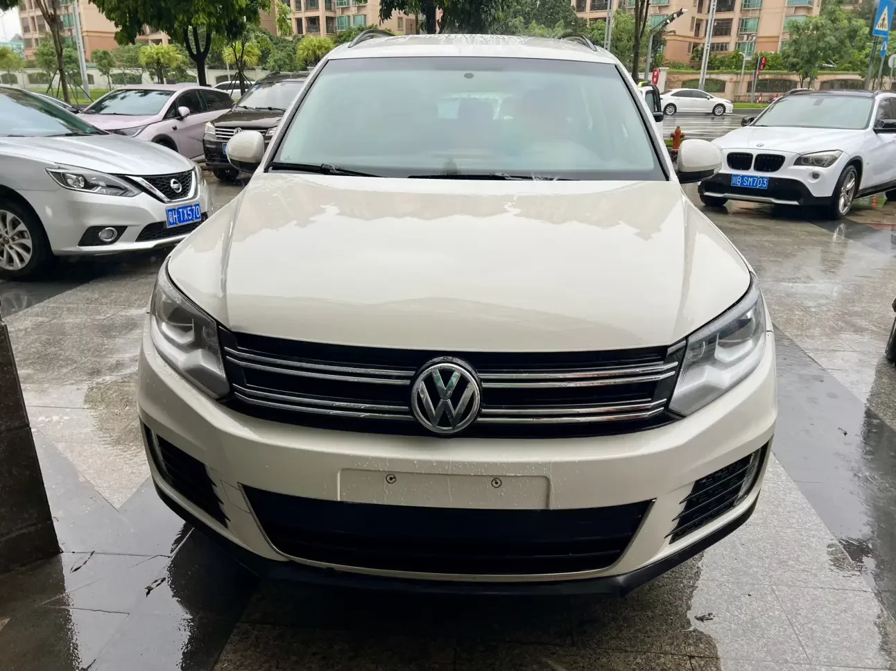 Volkswagen Tiguan (Tharu)
