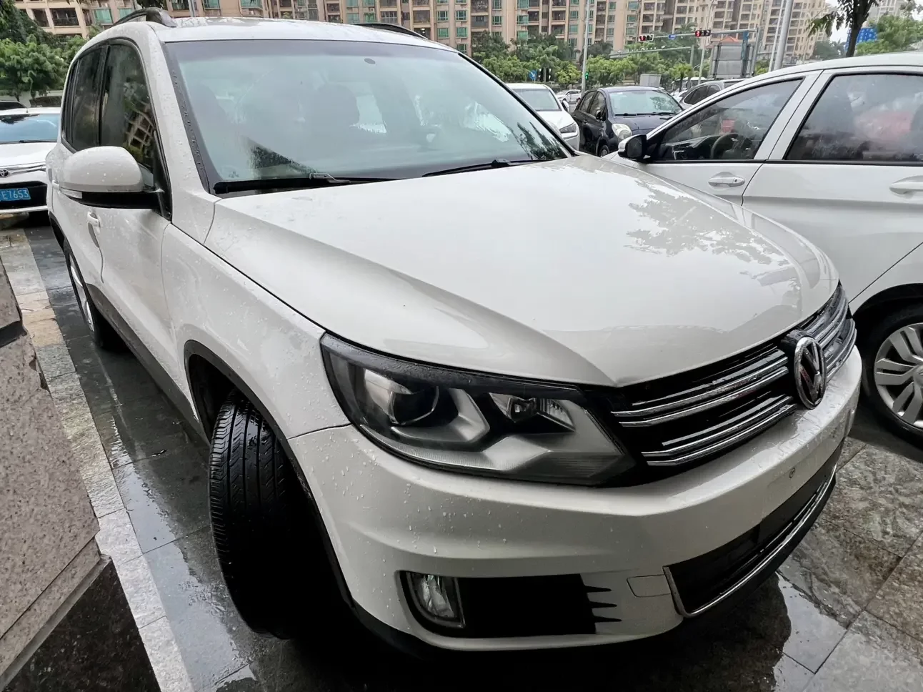 Volkswagen Tiguan (Tharu)