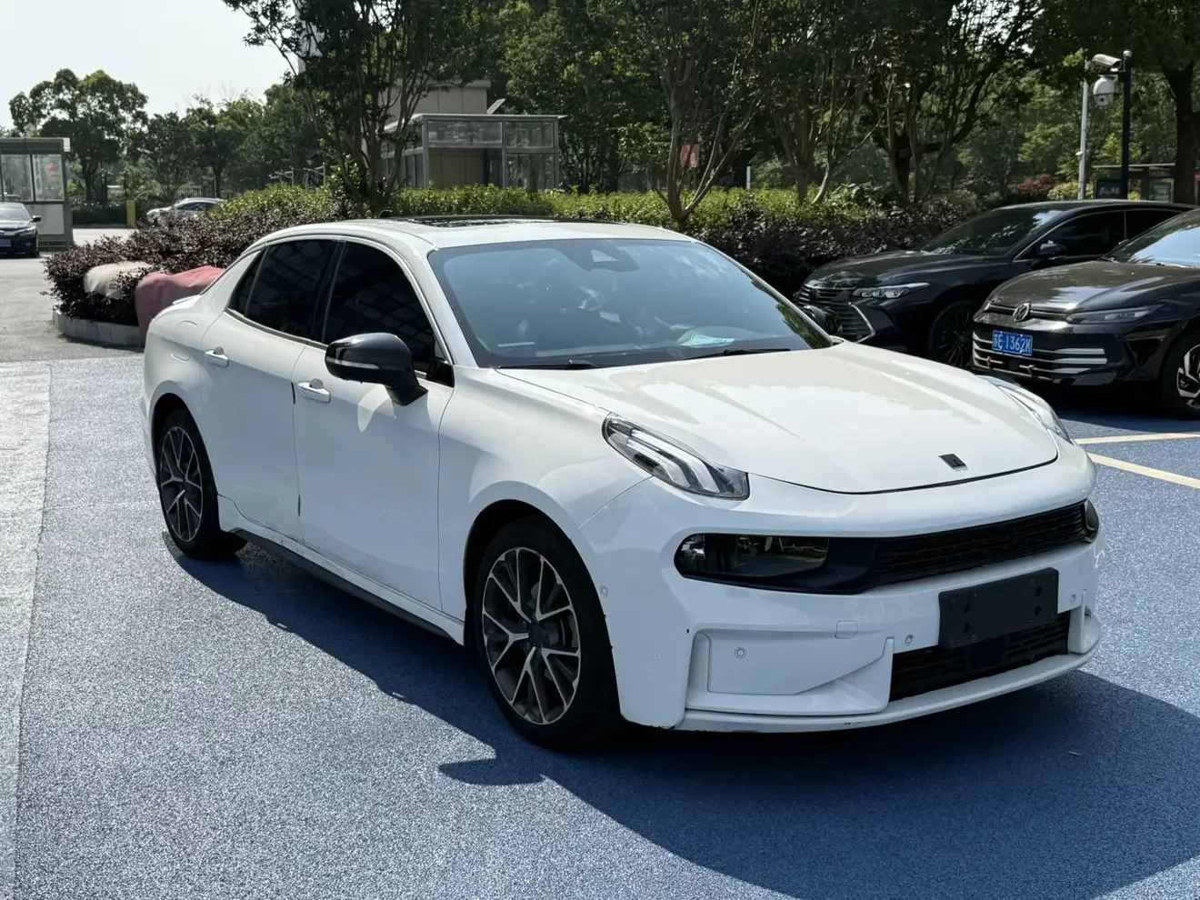 Lynk & Co 03