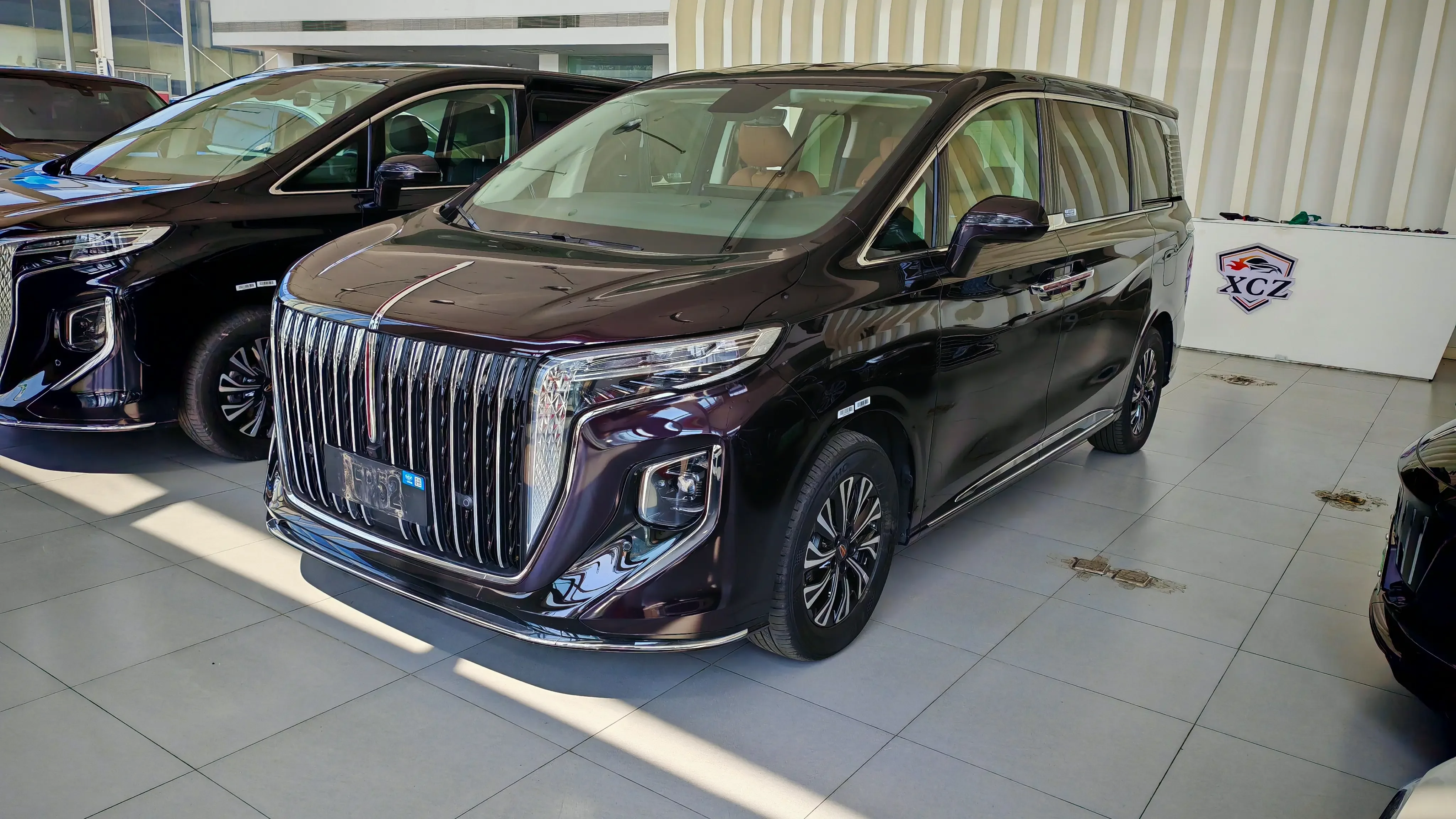 Hongqi HQ9 PHEV  из Китая