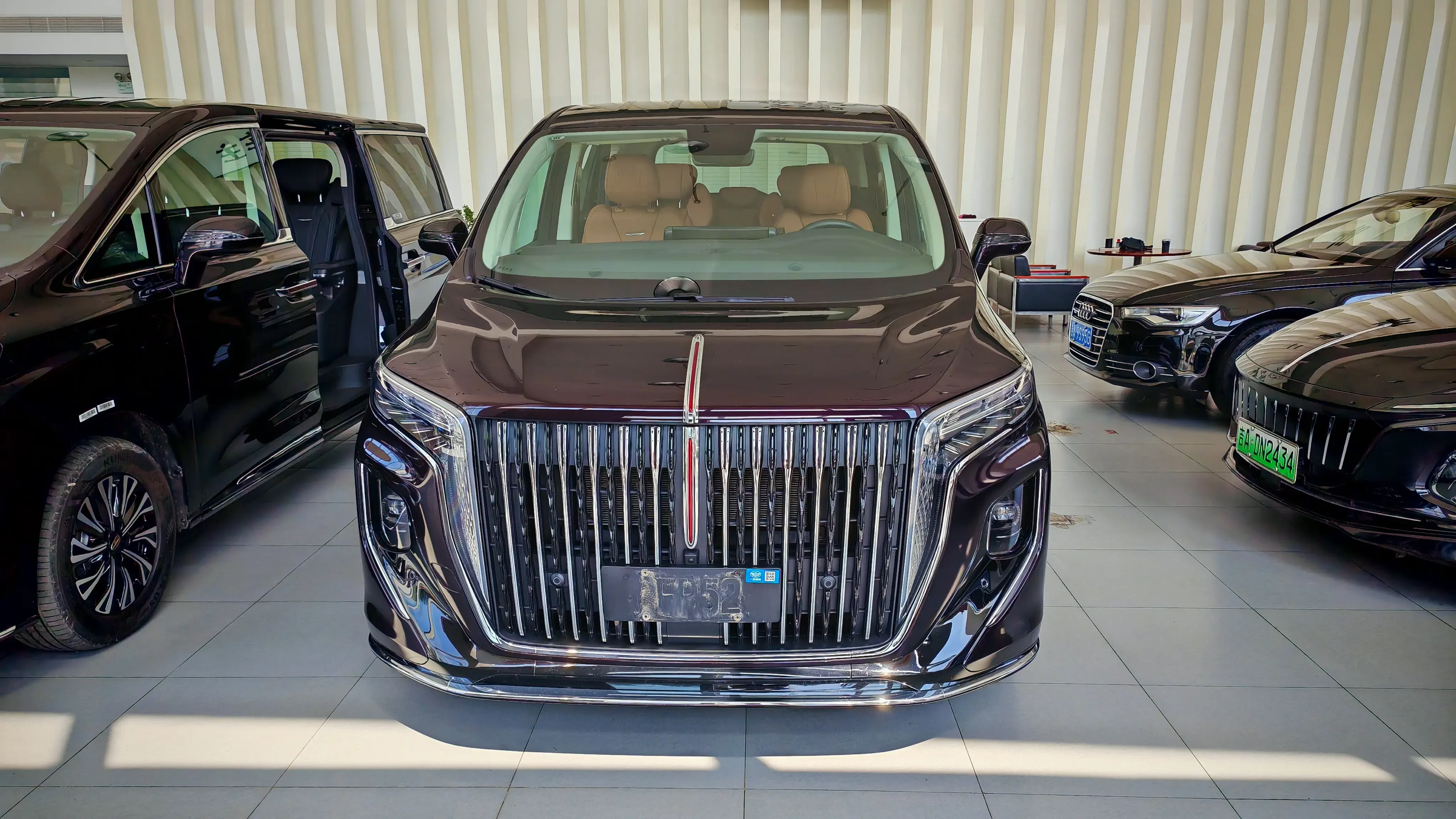 Hongqi HQ9 PHEV  из Китая