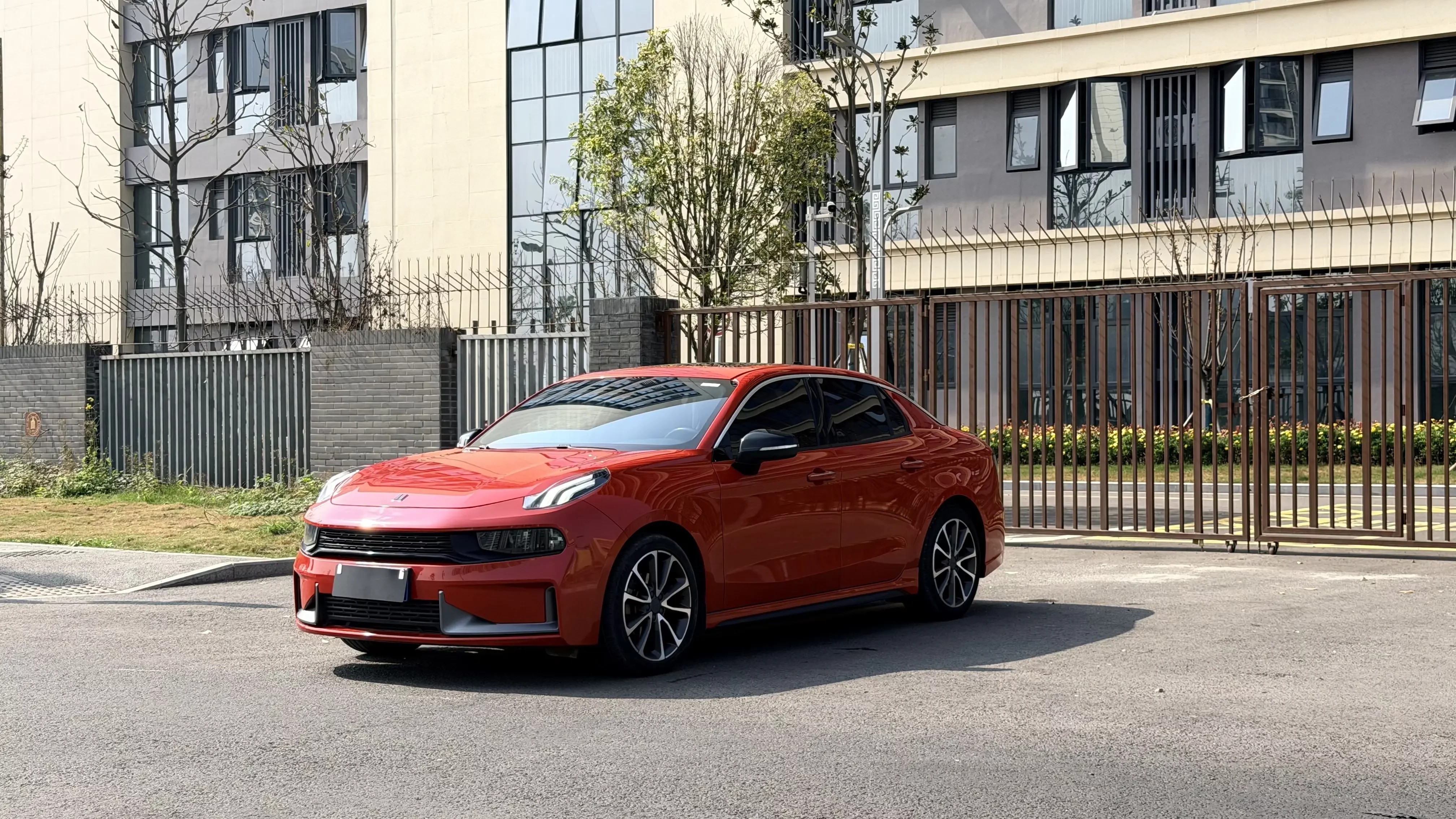 Lynk & Co 03