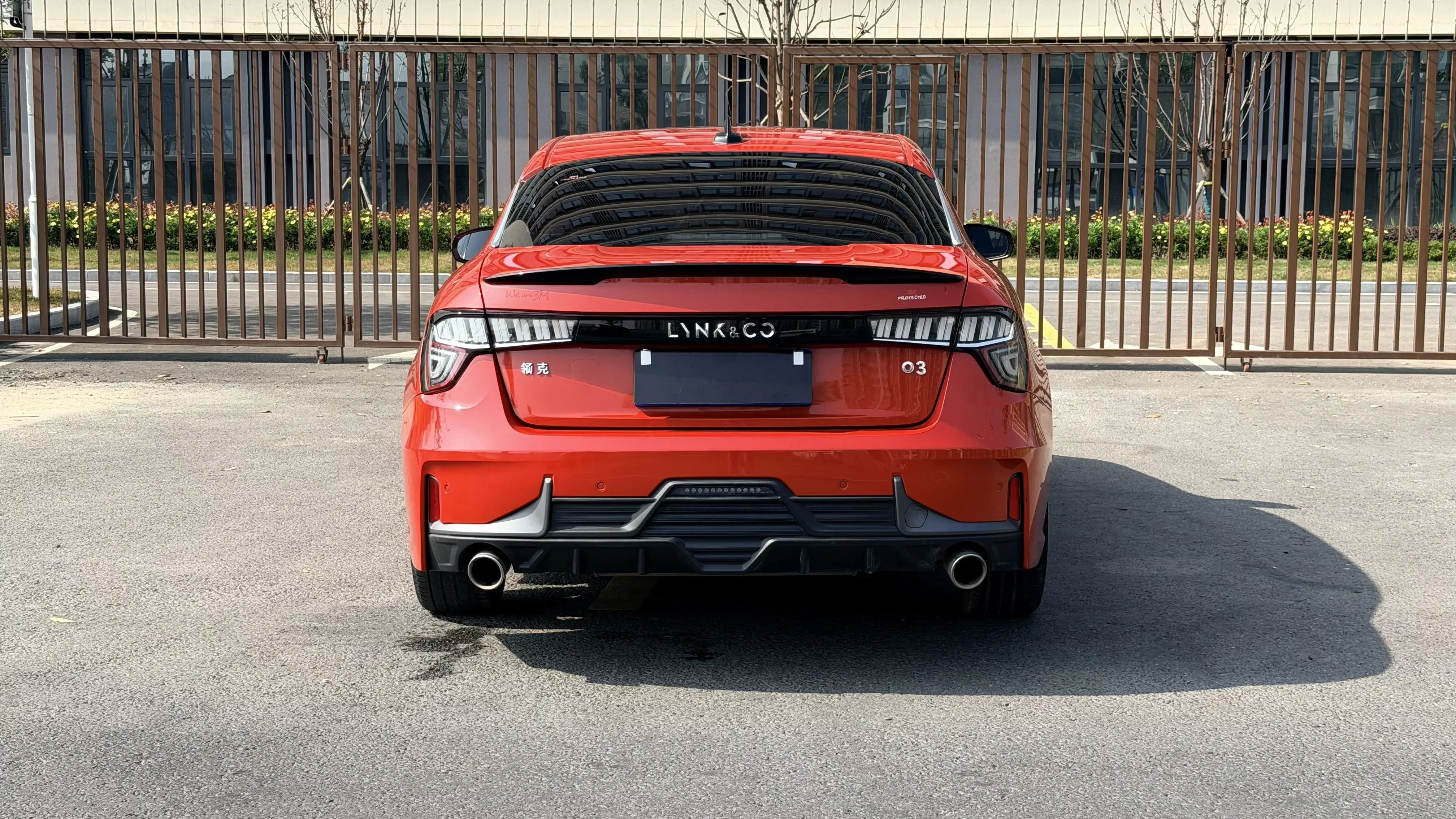 Lynk & Co 03