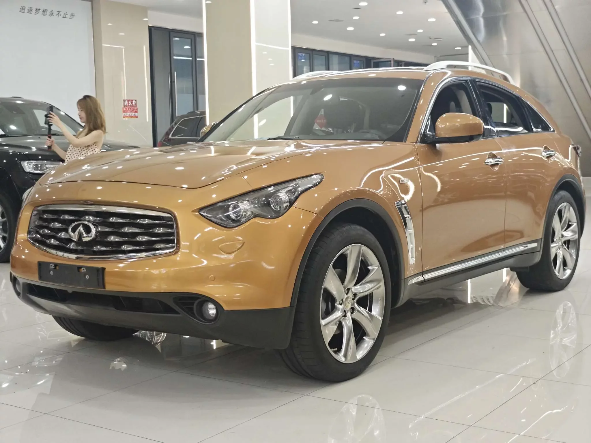 Infiniti FX  из Китая