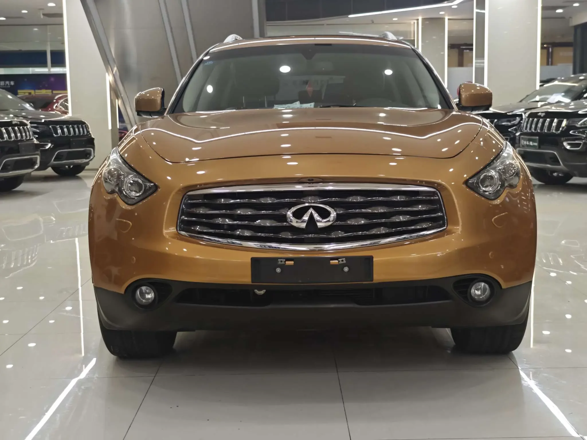 Infiniti FX  из Китая