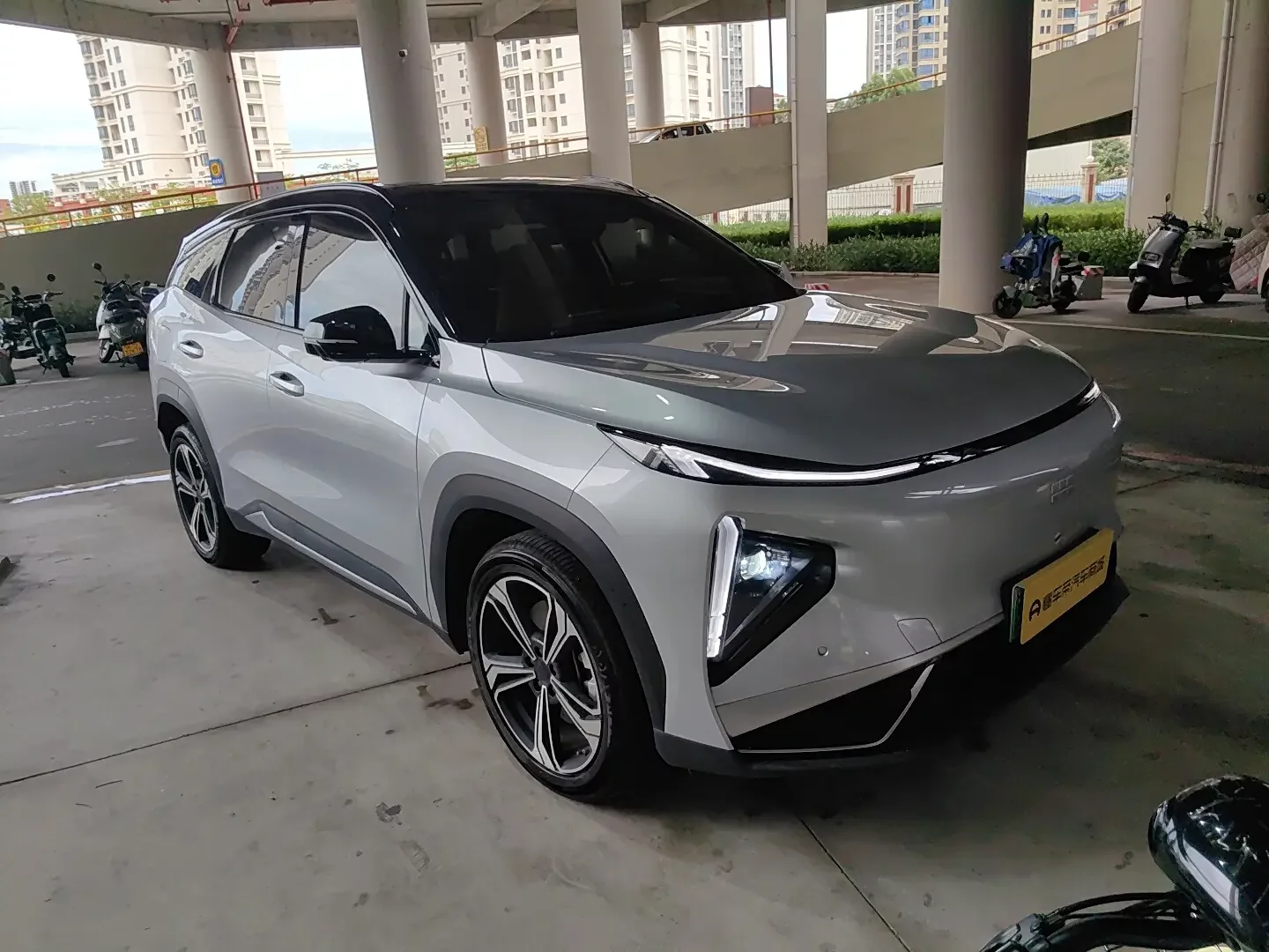 Geely Galaxy L7