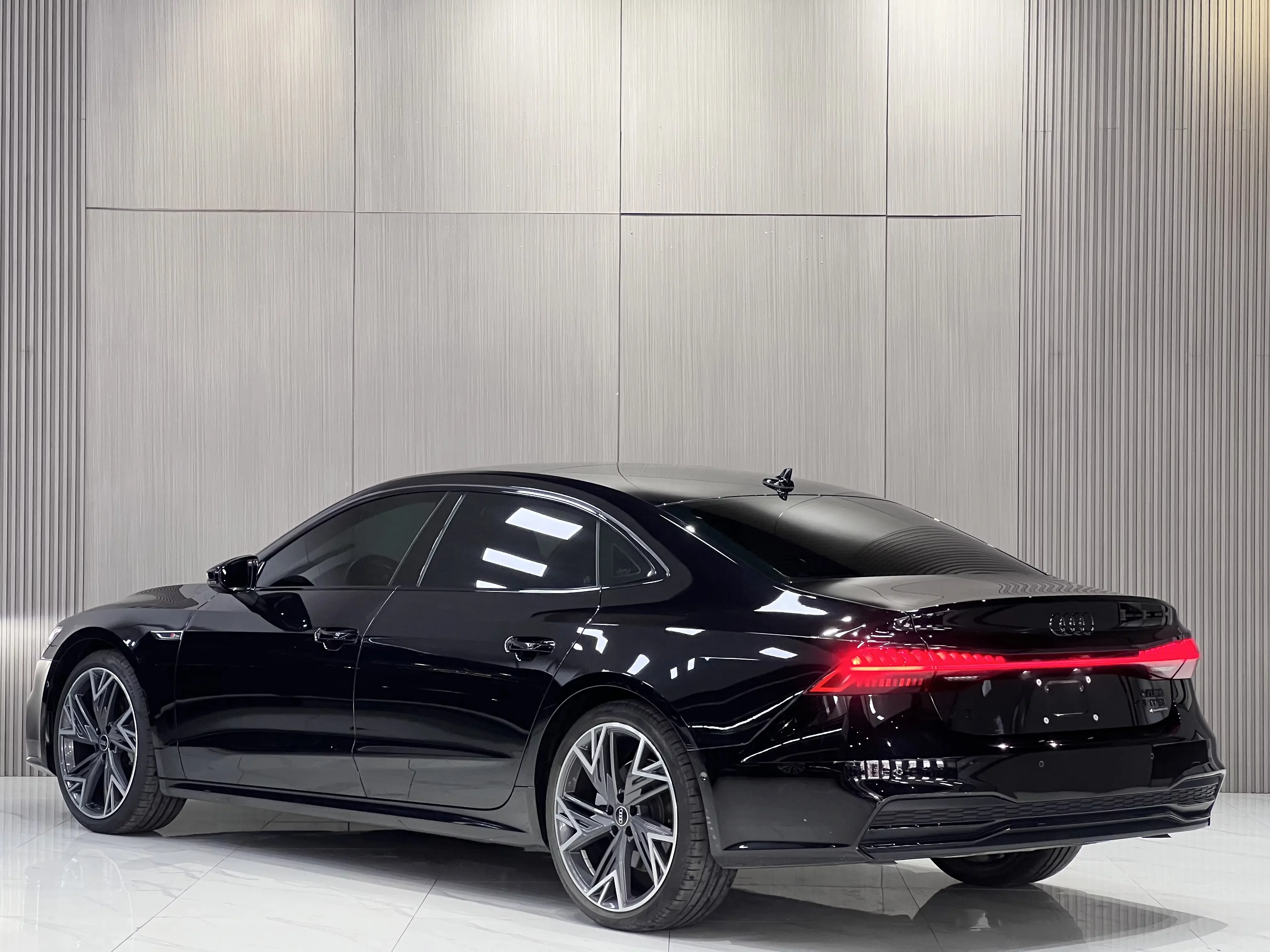 Audi A7L