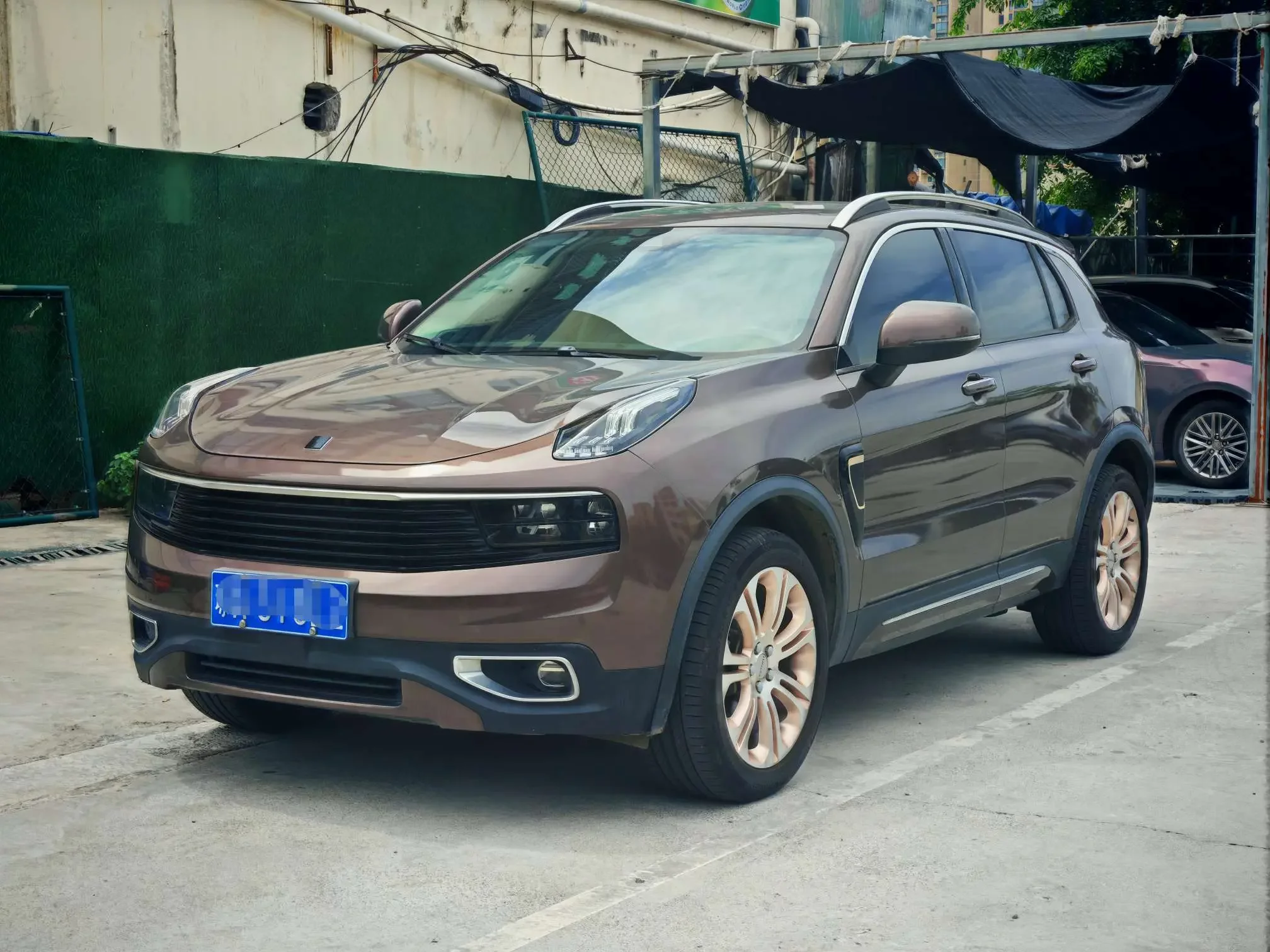 Lynk & Co 01