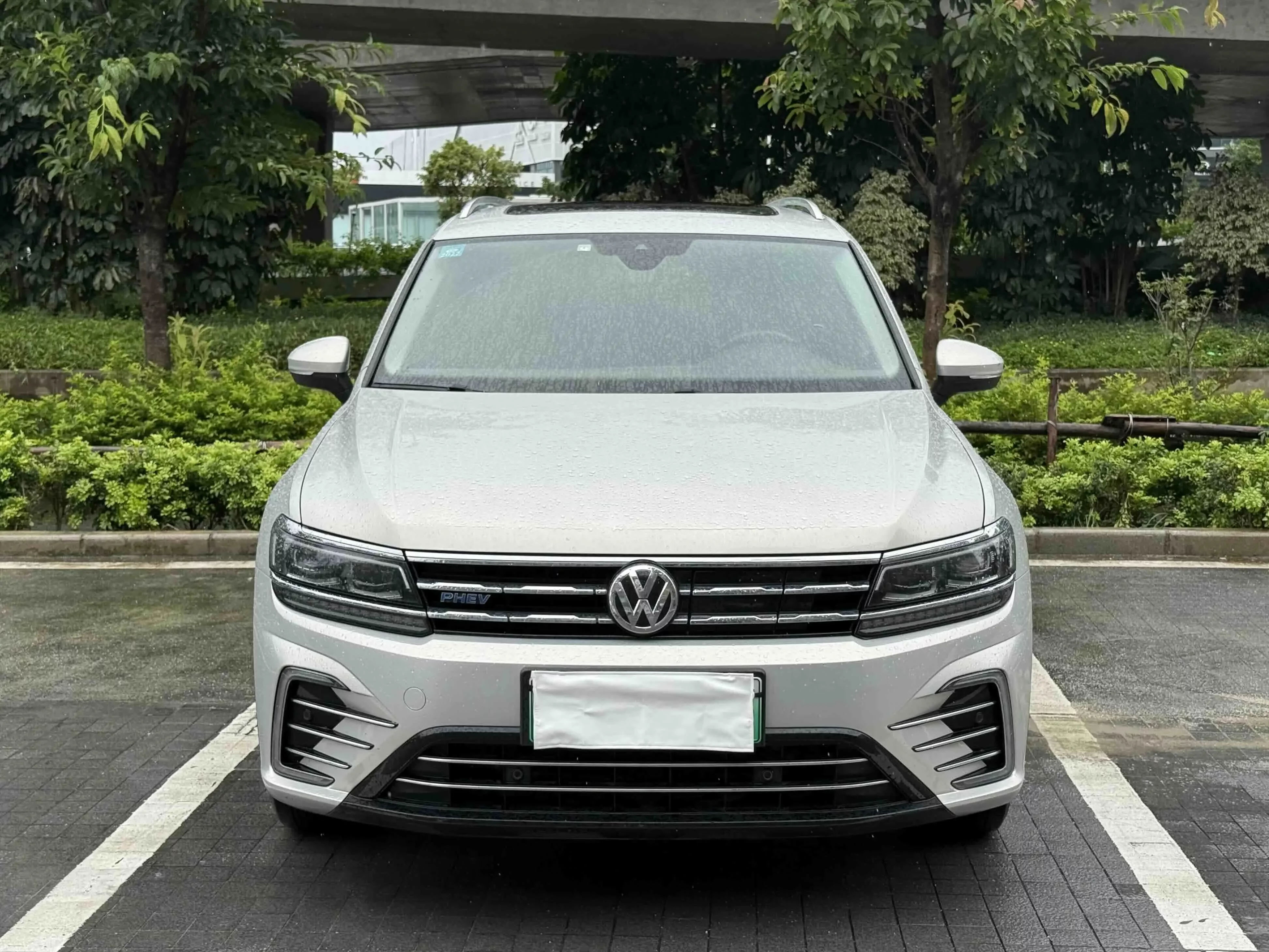 Volkswagen Tiguan L PHEV