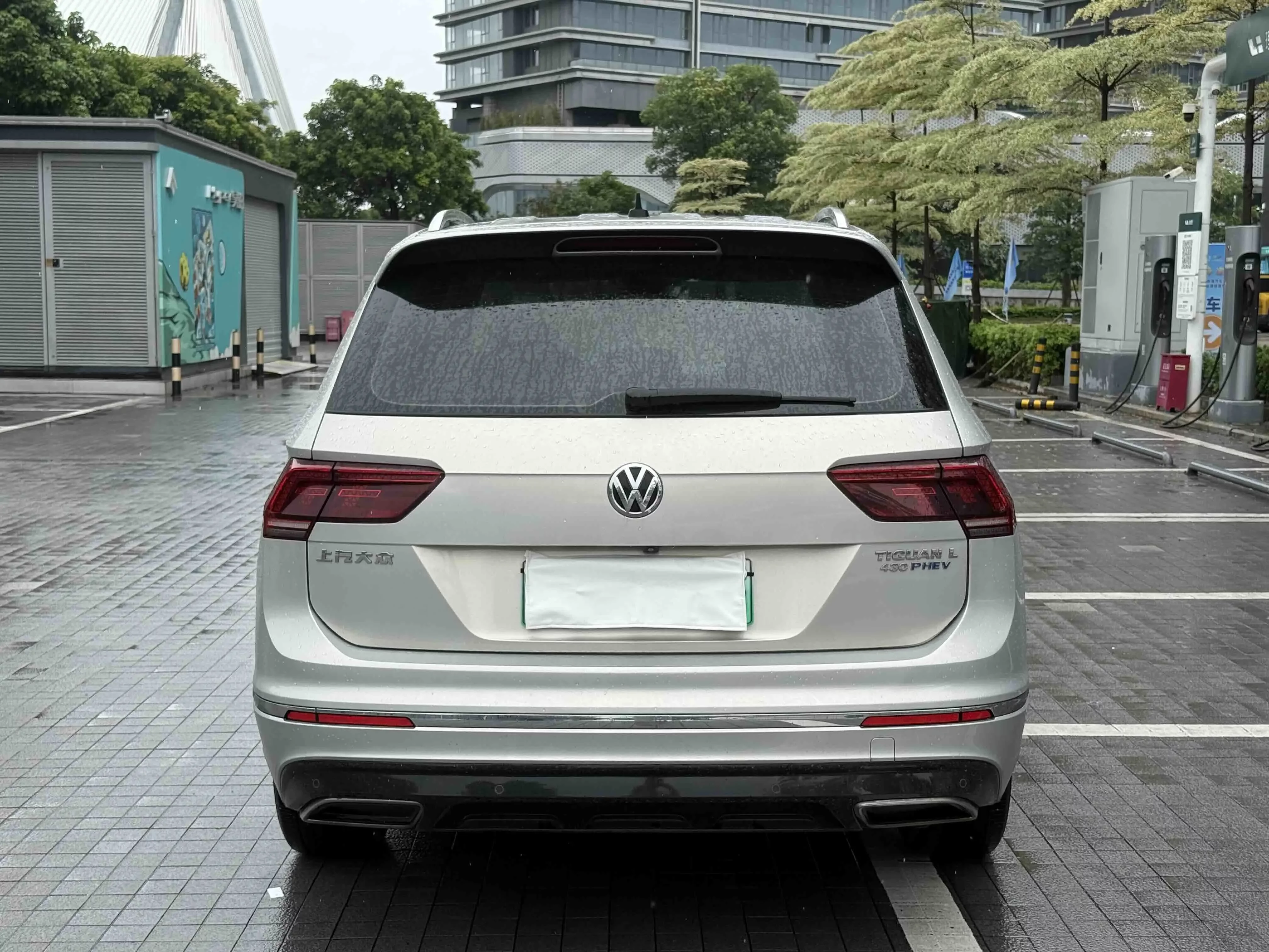 Volkswagen Tiguan L PHEV