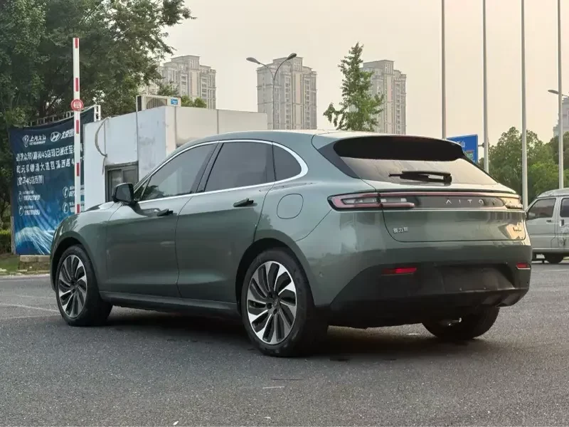 AITO M5