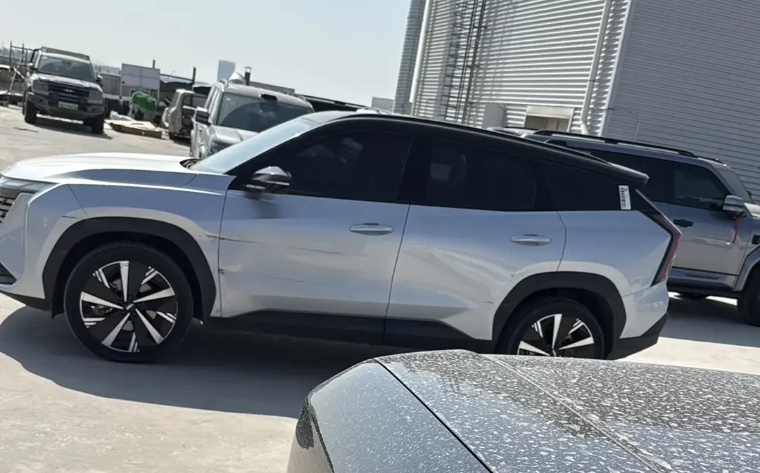 Geely Atlas L