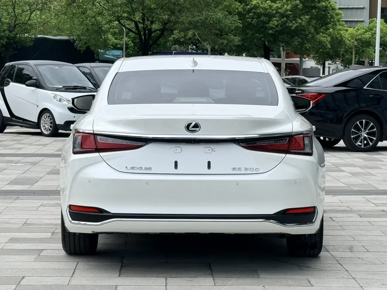 Lexus ES