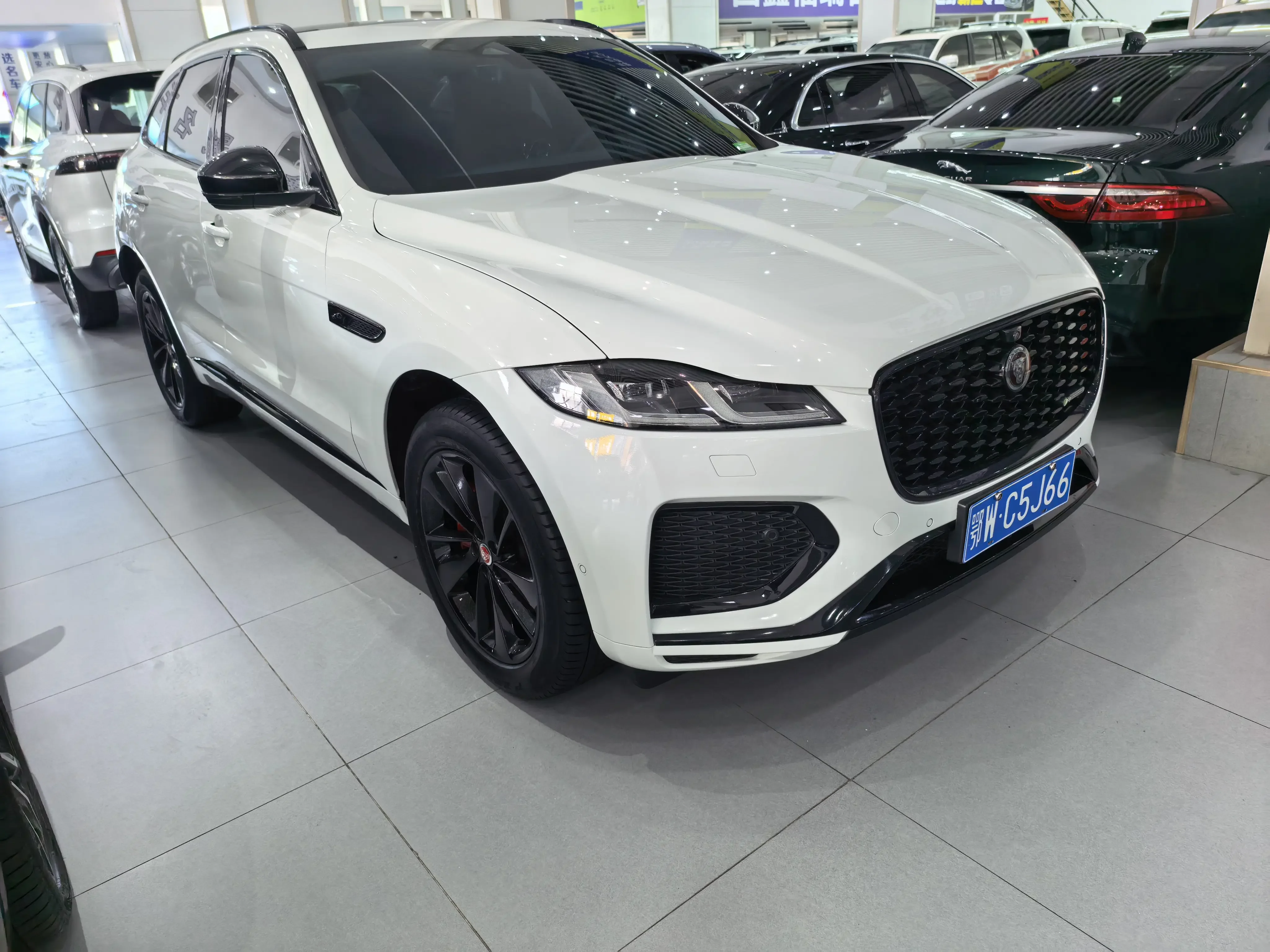 Jaguar F-PACE