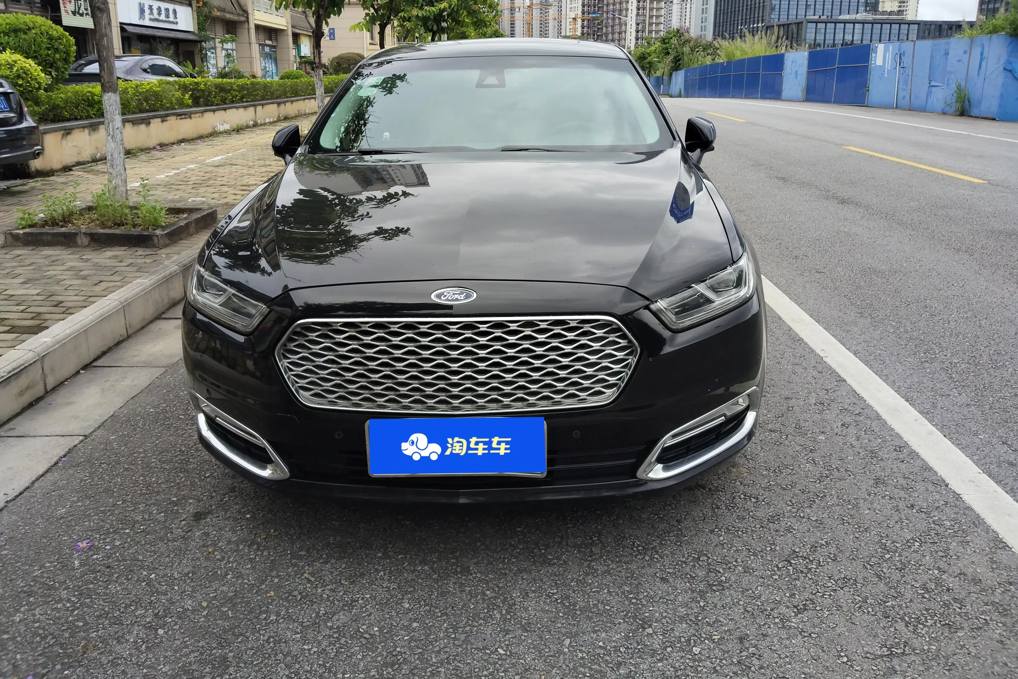Ford Taurus